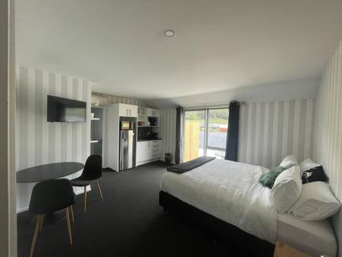 Charming With Remarkable Views *